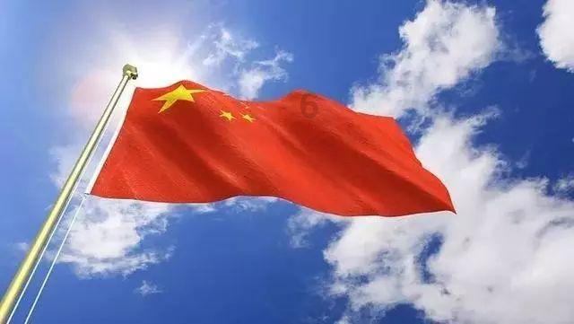 在寒冷的天气里，老年人在洗澡时应该特别注意以下几点